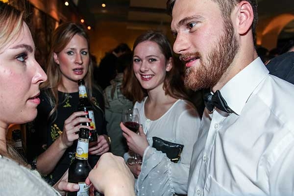 vernissage-detsch-12-publikum9E54B598-32AA-9D37-36F0-5D1D63250631.jpg