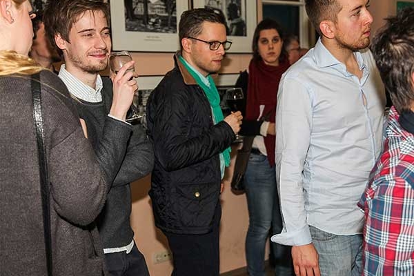 vernissage-detsch-16-publikum91417153-63DF-11BA-B63D-B5C22D2C7637.jpg