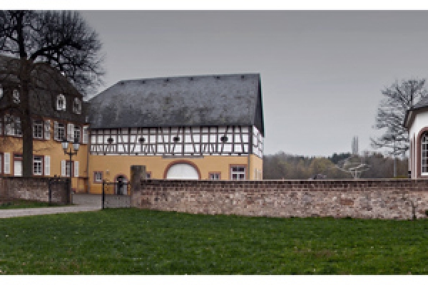 detsch-13-gustavsburg-mit-hubertuskapelleE80533F6-F1A7-66A6-B99F-0107806D617E.jpg