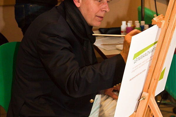 vernissage-329040C28B-0B0D-C01F-DFD6-A78ABEEBF692.jpg