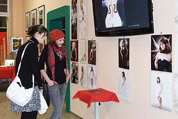 bendfeldt-vernissage-092758BD53-B41C-C03A-C6C2-F46C399A9F50.jpg